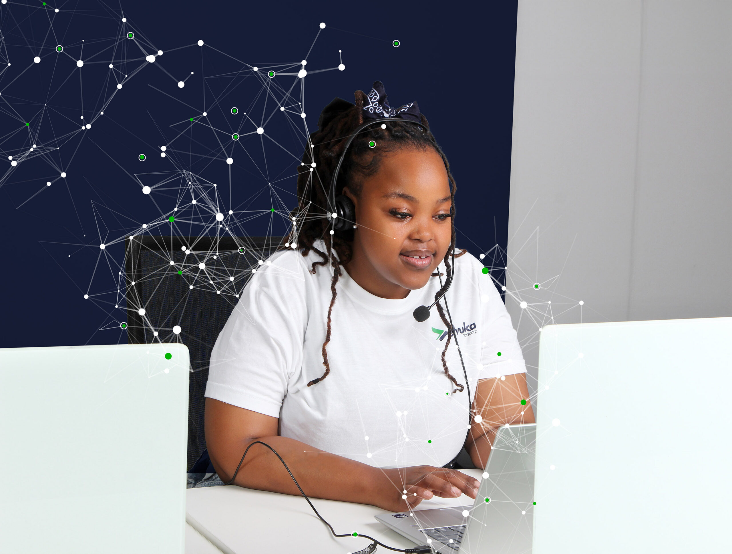 Telvuka customer service agent working with advanced technology